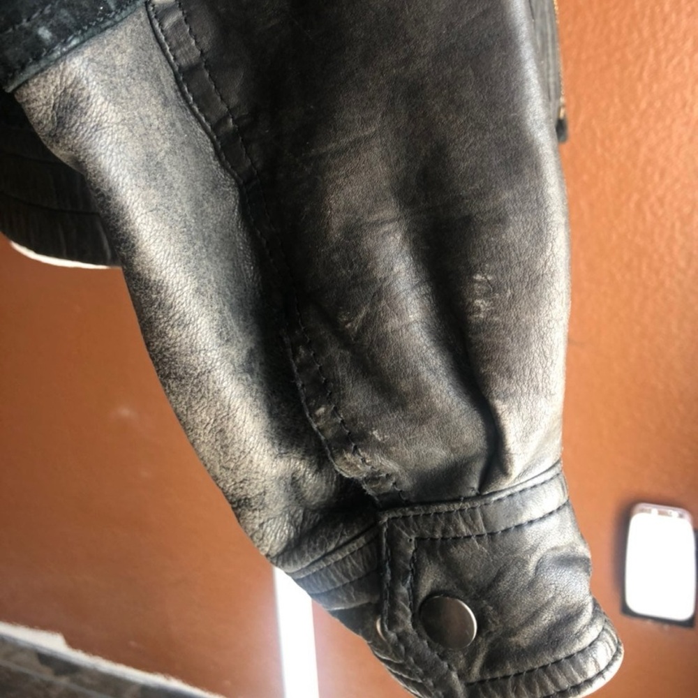 Vintage Leather Jacket - Picture 5 of 9